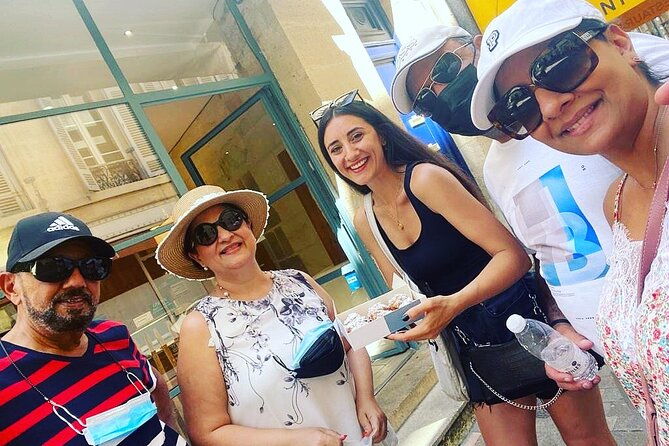 private-walking-wine-tasting-tour-of-bordeaux-with-local-sophia
