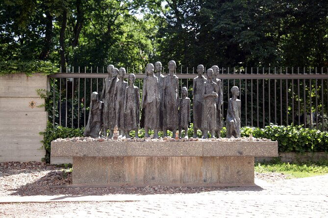 private-warnemuende-shore-excursion-third-reich-berlin