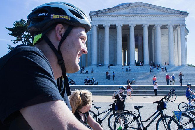 private-washington-dc-monuments-day-or-night-bike-tour