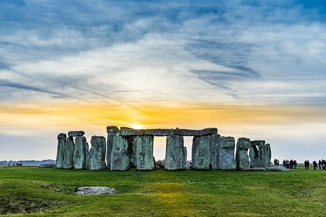 private-windsor-castle-and-stonehenge-day-tour