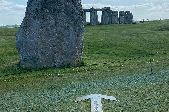 private-windsor-castle-and-stonehenge-day-tour