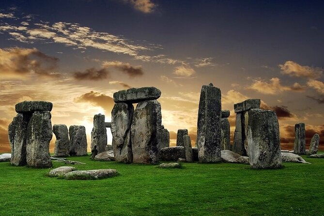 private-windsor-castle-and-stonehenge-day-tour