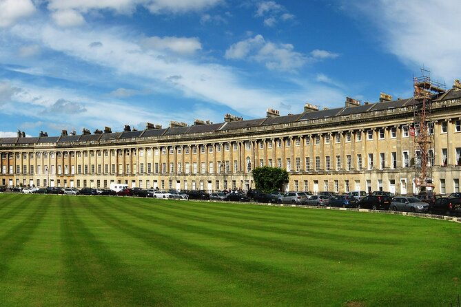 private-windsor-castle-stonehenge-the-city-of-bath-day-tour