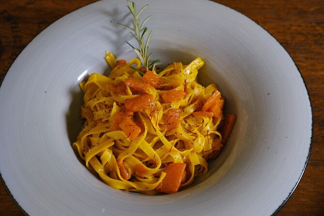 private-wine-evo-oil-tasting-with-saffron-meal-2