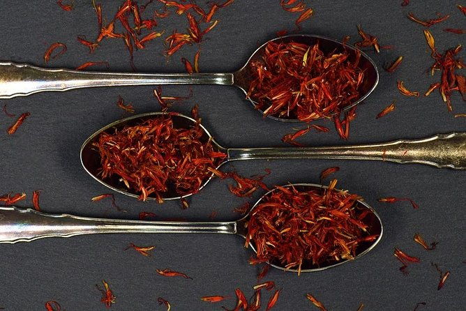 private-wine-evo-oil-tasting-with-saffron-meal