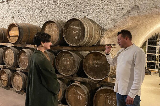 private-wine-tasting-tour-with-a-santorini-sunset-ending