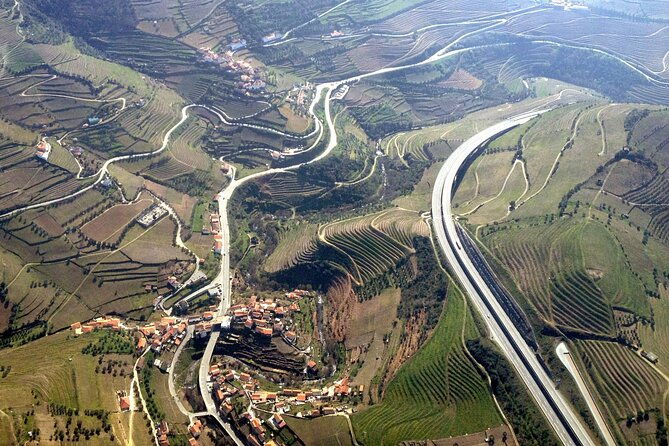private-wine-tour-in-the-douro-valley-private-wine-tastings-and-lunch-included