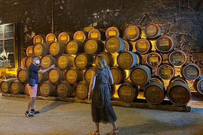 private-wine-tour-in-the-douro-valley-private-wine-tastings-and-lunch-included