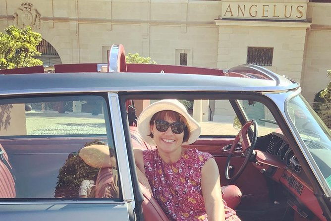 private-wine-trip-to-saint-emilion-aboard-vintage-french-presidential-car