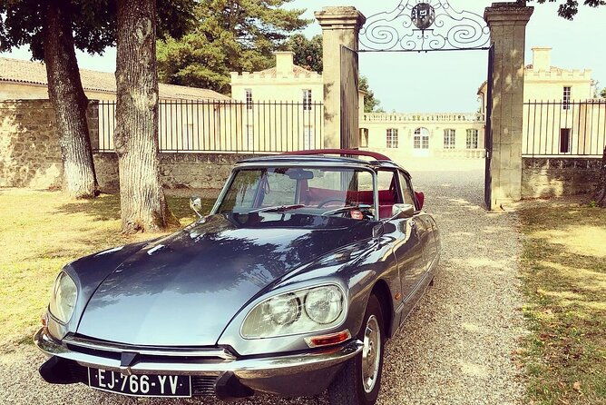 private-wine-trip-to-saint-emilion-aboard-vintage-french-presidential-car