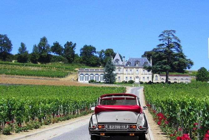 private-wine-trip-to-saint-emilion-aboard-vintage-french-presidential-car