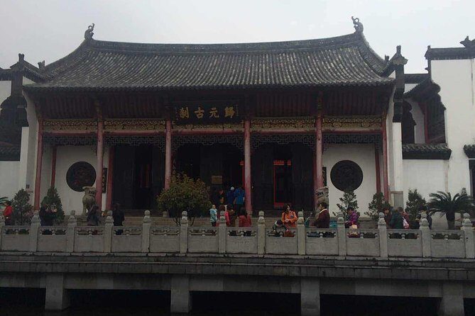 Private Wuhan Day Tour to Yellow Crane Tower, Guiyuan Temple and Hubei Provincial Museum - Who Will Love This Tour