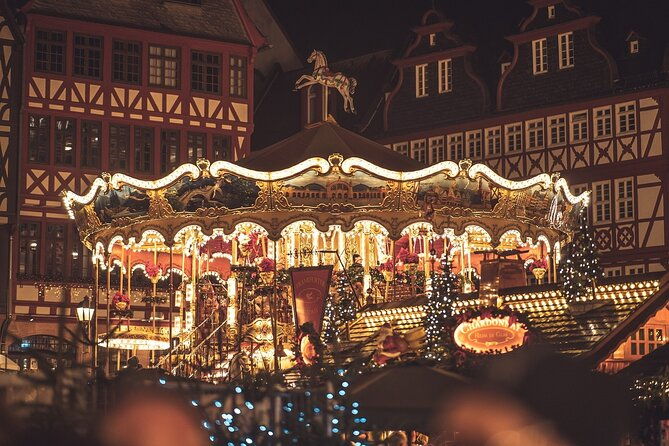 private-xmas-market-hopping-with-wine-tasting-and-gondola-ride