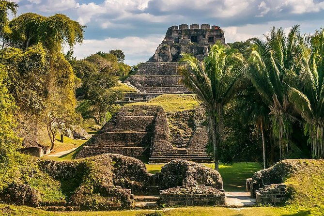 private-xunantunich-mayan-ruin-cave-tubing-adventure-from-placencia