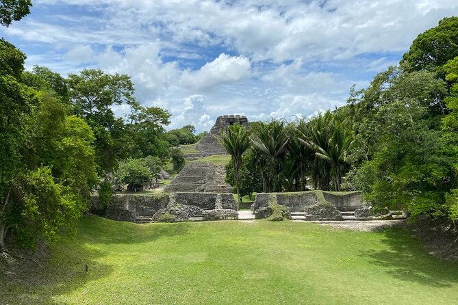 private-xunantunich-mayan-ruins-inland-blue-hole-tour-from-placencia