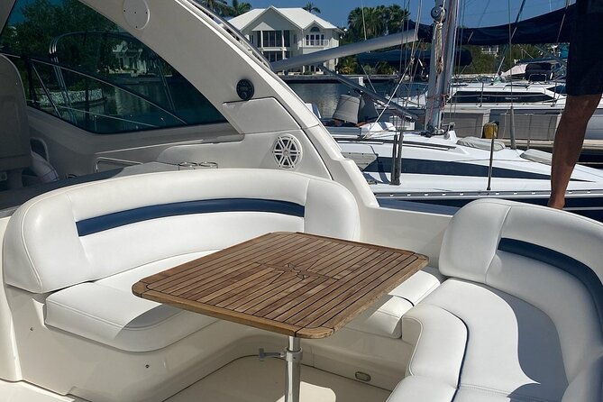private-yacht-48-ft-sting-ray-city-snorkel-starfish-beach