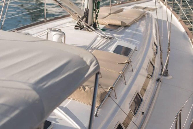 private-yacht-charter-voyage-food-drinks-included