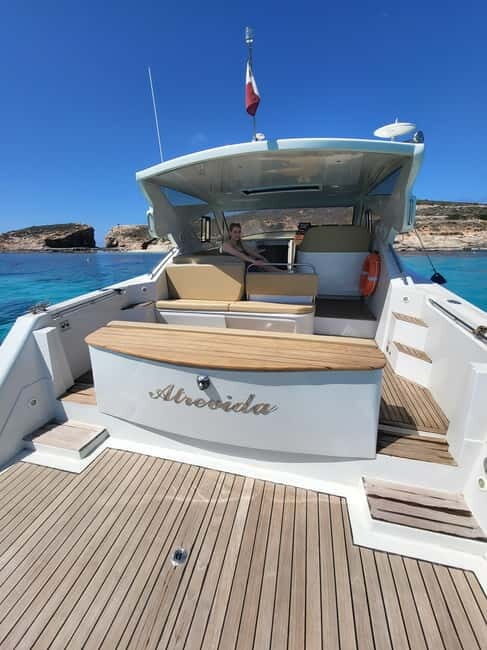 Private Yacht Charters around Comino & Blue Lagoon - The Vessel’s Amenities