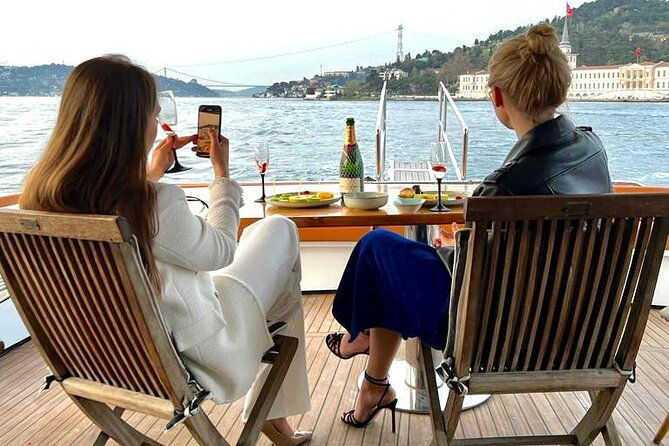 private-yacht-cruise-on-the-bosphorus-in-istanbul