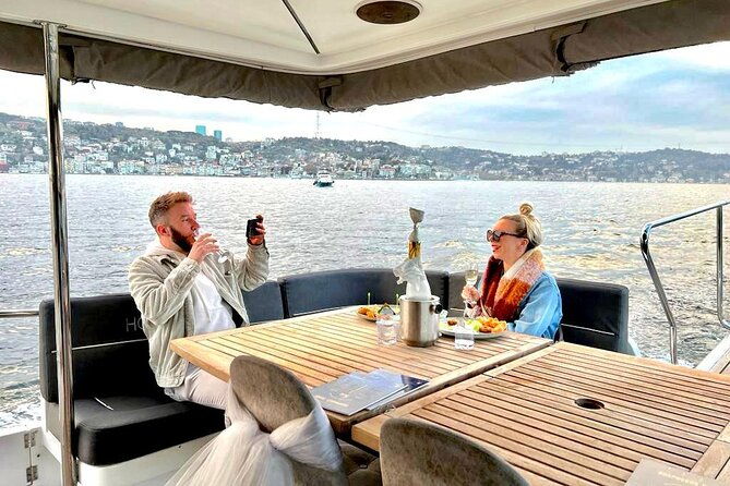 private-yacht-cruise-on-the-bosphorus-in-istanbul
