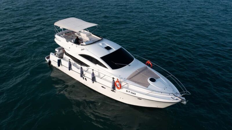 Private Yacht Cruising Rental from Dubai Marina - Key Points