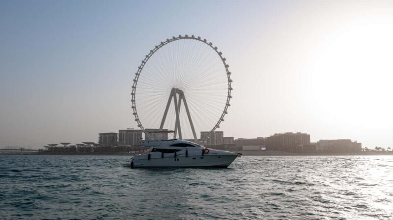 Private Yacht Cruising Rental from Dubai Marina - An In-Depth Look at the Experience