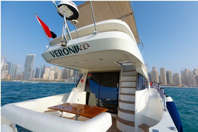 Private Yacht Cruising Rental from Dubai Marina - Who Should Consider This Experience?