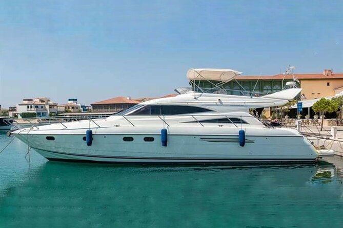 private-yacht-for-surprise-events-birthday-proposal-anniversary-party-etc-2