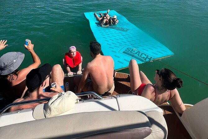 private-yacht-rental-in-miami-up-to-12-people-2