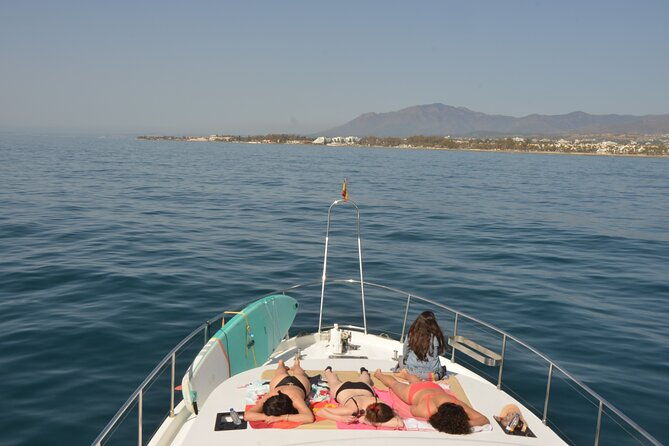 private-yacht-sailing-along-the-marbella-coast