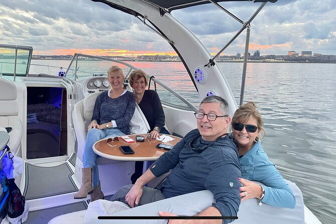 private-yacht-tour-along-washington-dc-waterfront-2