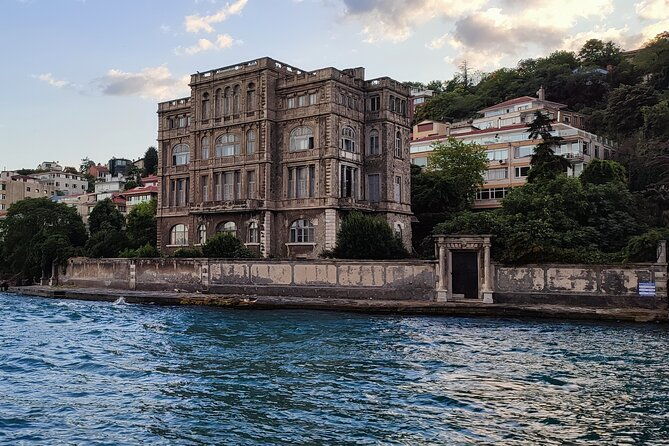 private-yacht-tour-on-bosphorus-istanbul