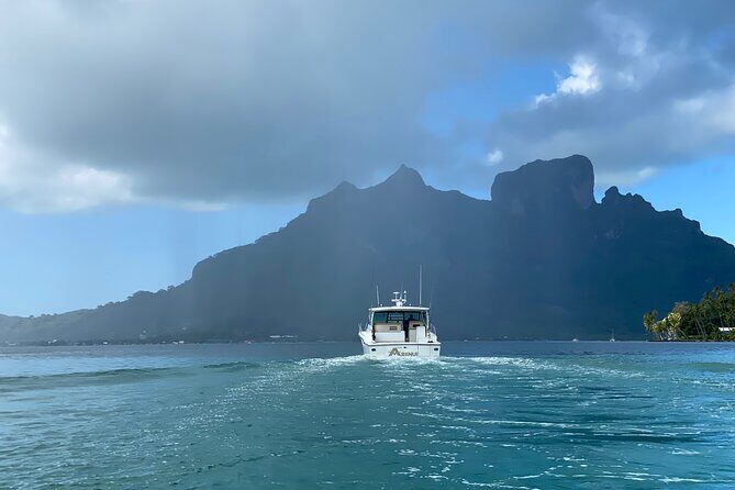 Private Yacht tour on Tahiti or Moorea lagoon - A Closer Look at the Private Yacht Tour on Tahiti or Moorea Lagoon