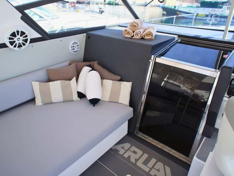 Private Yacht Tour with Gourmet Barbecue and Sunset at Papagayo Beaches - Dining and Refreshments: A Feast at Sea