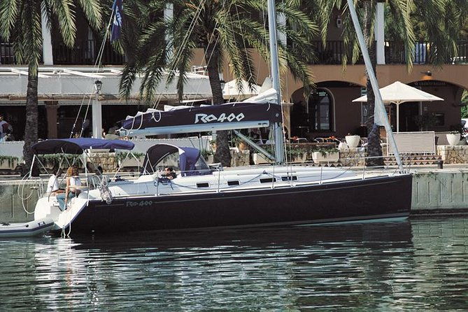 private-yacht-tour-with-whale-and-dolphin-watching-42-foot-boat