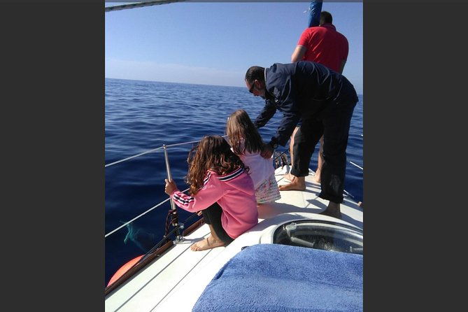 private-yacht-tour-with-whale-and-dolphin-watching-42-foot-boat