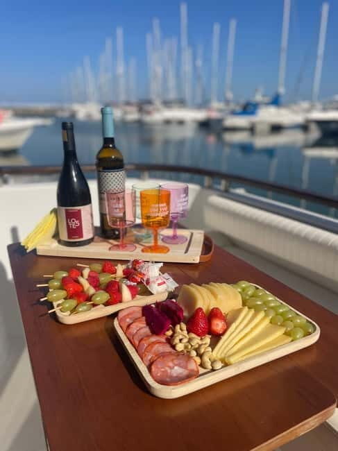 Private yacht tour with wines on board - Exploring Lisbon in Style: Private Yacht Tour with Wines on Board