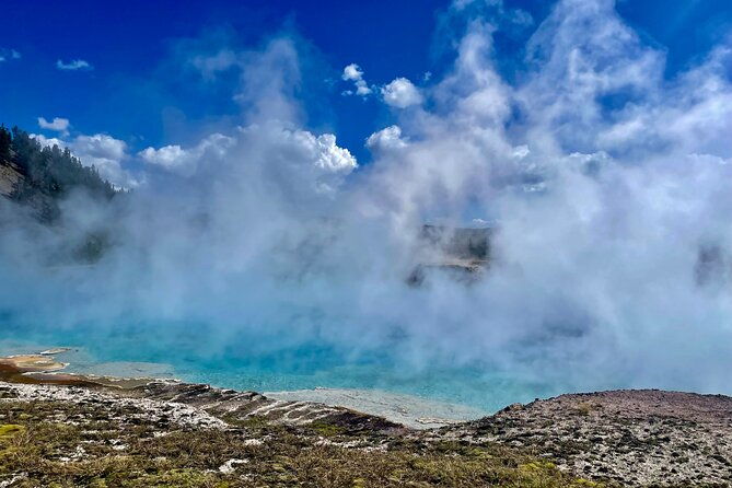private-yellowstone-hot-spots-tour-from-west-yellowstone