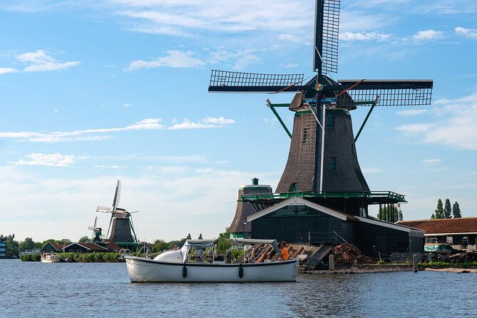 private-zaanse-schans-windmill-cruise-on-luxury-boat