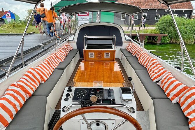 private-zaanse-schans-windmill-cruise-on-luxury-boat