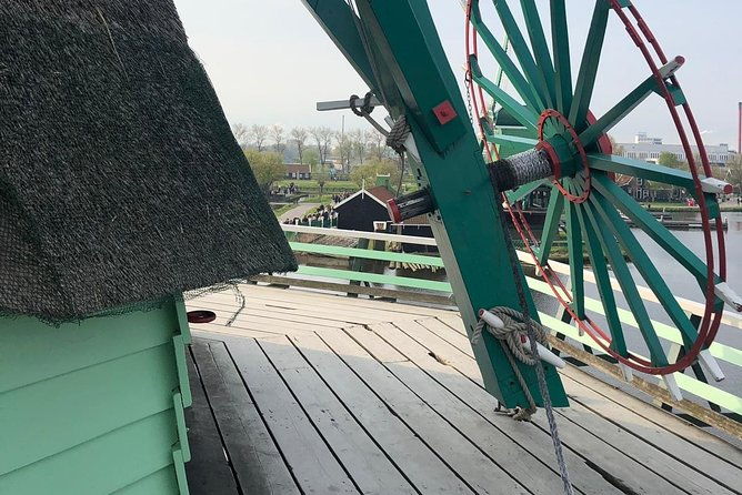 private-zaanse-schans-windmills-and-volendam-tour-from-amsterdam