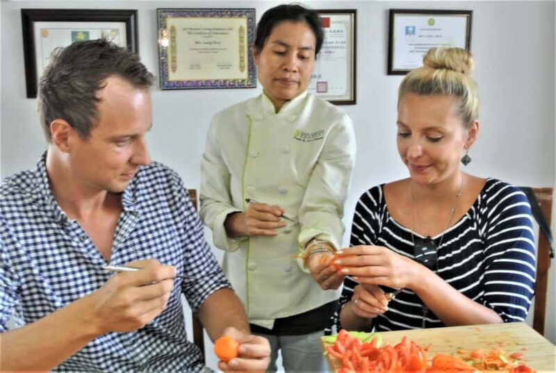 Professional 6-Hour Thai Fruit and Vegetable Carving Class - Key Points