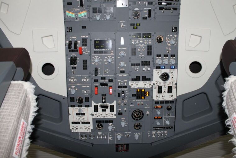 professional-boeing-737-800-simulator-100-minutes