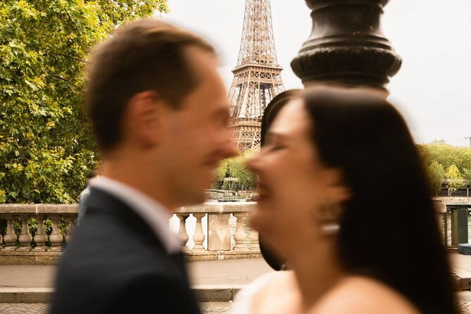 professional-eiffel-tower-photo-tour-with-vogue-photographer