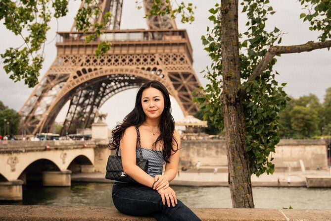 professional-eiffel-tower-photo-tour-with-vogue-photographer