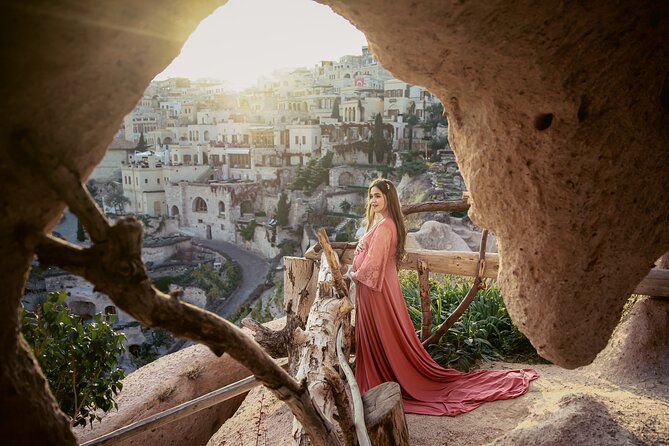 professional-photo-shoot-in-cappadocia-in-sunrise-with-hot-air-balloons