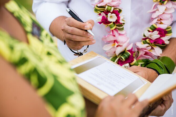 Professional Photo Shooting in Moorea, unique session adapted - The Sum Up: Who Will Love This Experience?