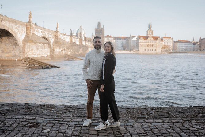 professional-photoshoot-at-charles-bridge-prague