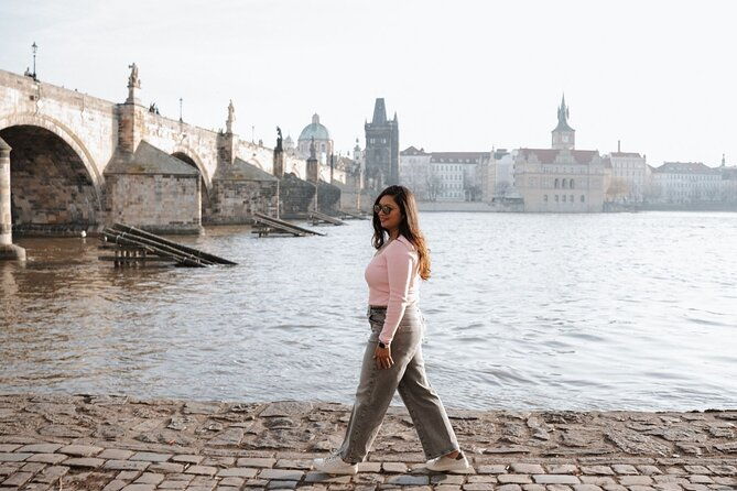 professional-photoshoot-at-charles-bridge-prague
