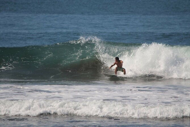 professional-surfing-lessons-in-jaco-beach